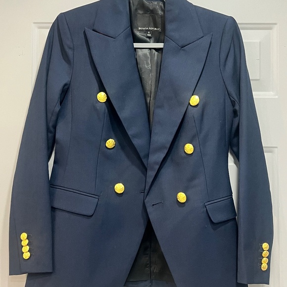 Banana Republic Captain's Blazer in navy blue wool blend with gold-toned buttons - Picture 2 of 4